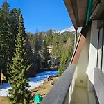 Apartahotel Chesa Clois 24 3*